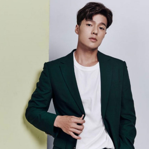 夏天該如何穿西裝才能帥氣時尚又清涼呢？